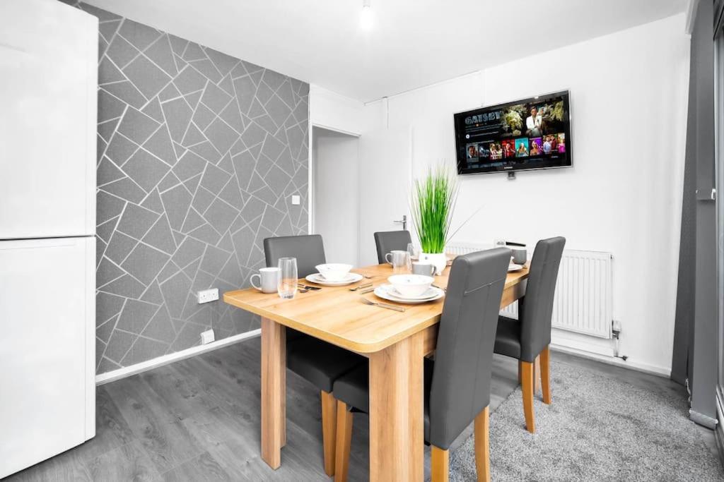 Jlr,Nec,B'Ham Airport,Entire House,Wi-Fi,Netflix Villa Birmingham Exteriör bild