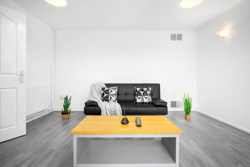 Jlr,Nec,B'Ham Airport,Entire House,Wi-Fi,Netflix Villa Birmingham Exteriör bild