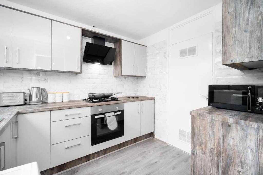 Jlr,Nec,B'Ham Airport,Entire House,Wi-Fi,Netflix Villa Birmingham Exteriör bild