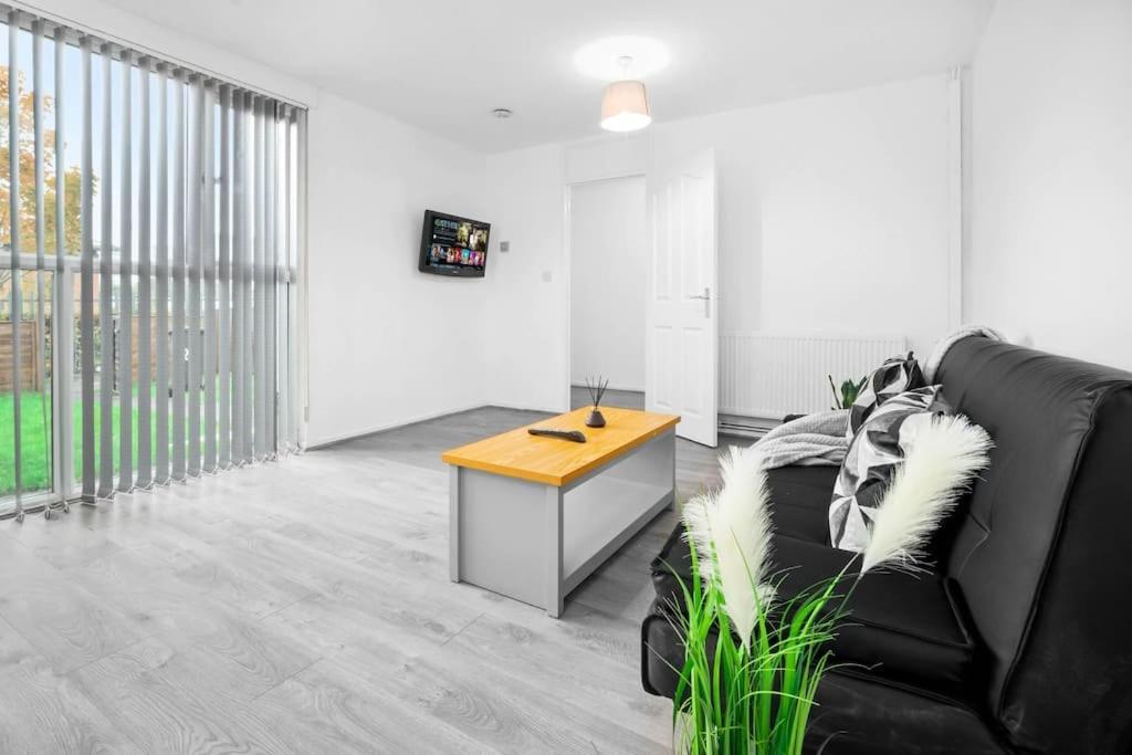 Jlr,Nec,B'Ham Airport,Entire House,Wi-Fi,Netflix Villa Birmingham Exteriör bild