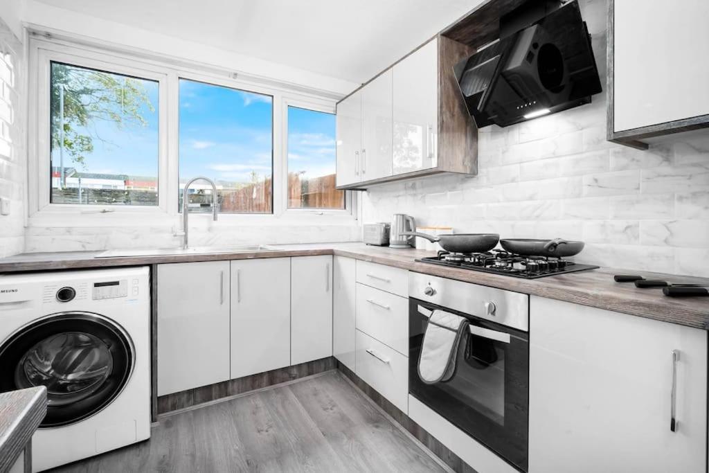 Jlr,Nec,B'Ham Airport,Entire House,Wi-Fi,Netflix Villa Birmingham Exteriör bild