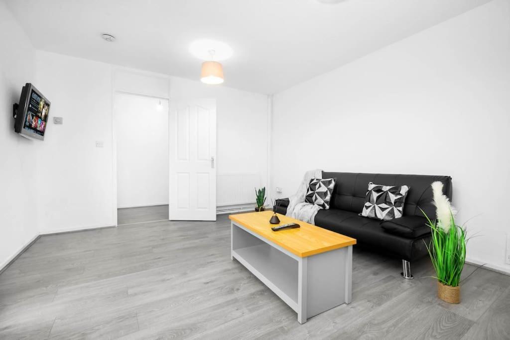 Jlr,Nec,B'Ham Airport,Entire House,Wi-Fi,Netflix Villa Birmingham Exteriör bild