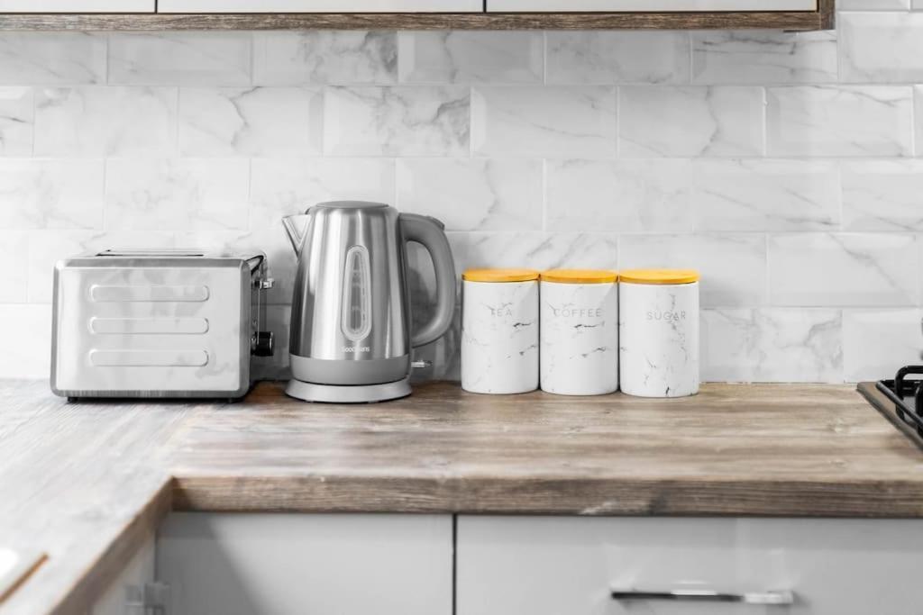 Jlr,Nec,B'Ham Airport,Entire House,Wi-Fi,Netflix Villa Birmingham Exteriör bild